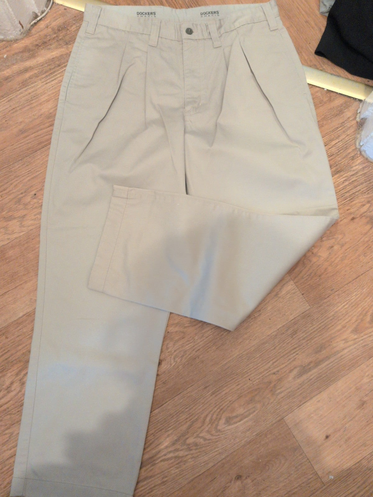 Dockers 36/34 Stone Khakis
