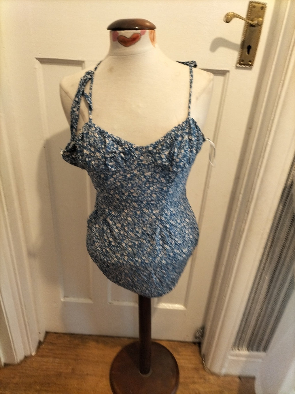 Ladies Shein Size Small Blue/White Sleeveless Blouse