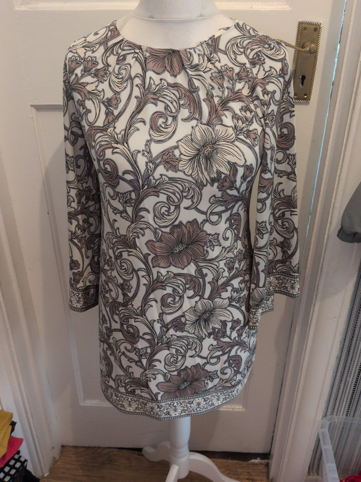 Wallis Small Beige White Black Floral Wide Sleeve Knee Length Dress