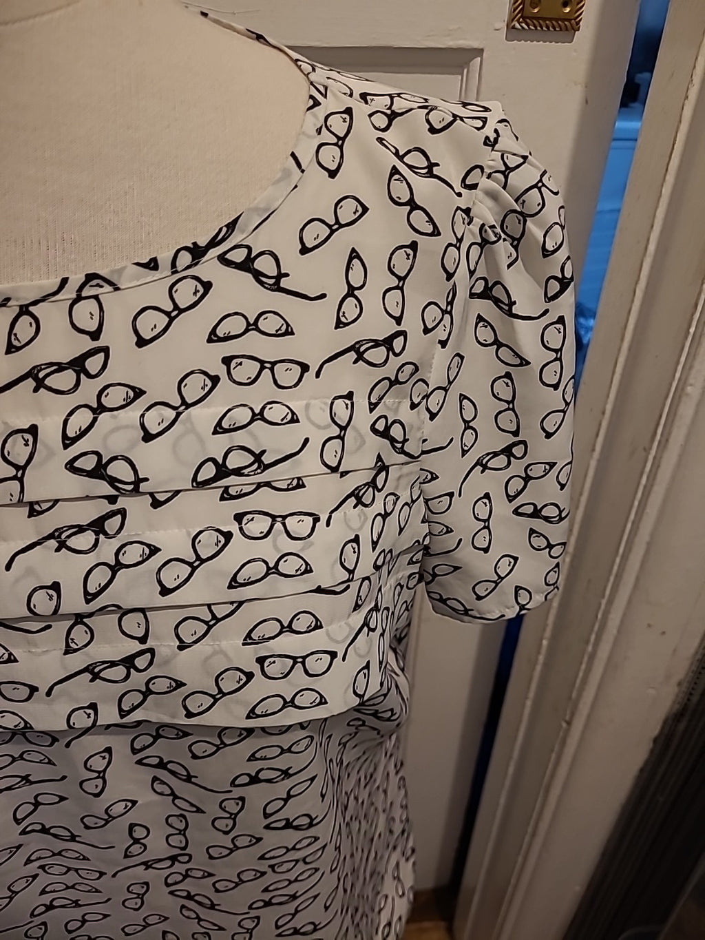 Ladies Marks And Spencer Size 14 Ivory Black "Glasses" Short Sleeved Blouse