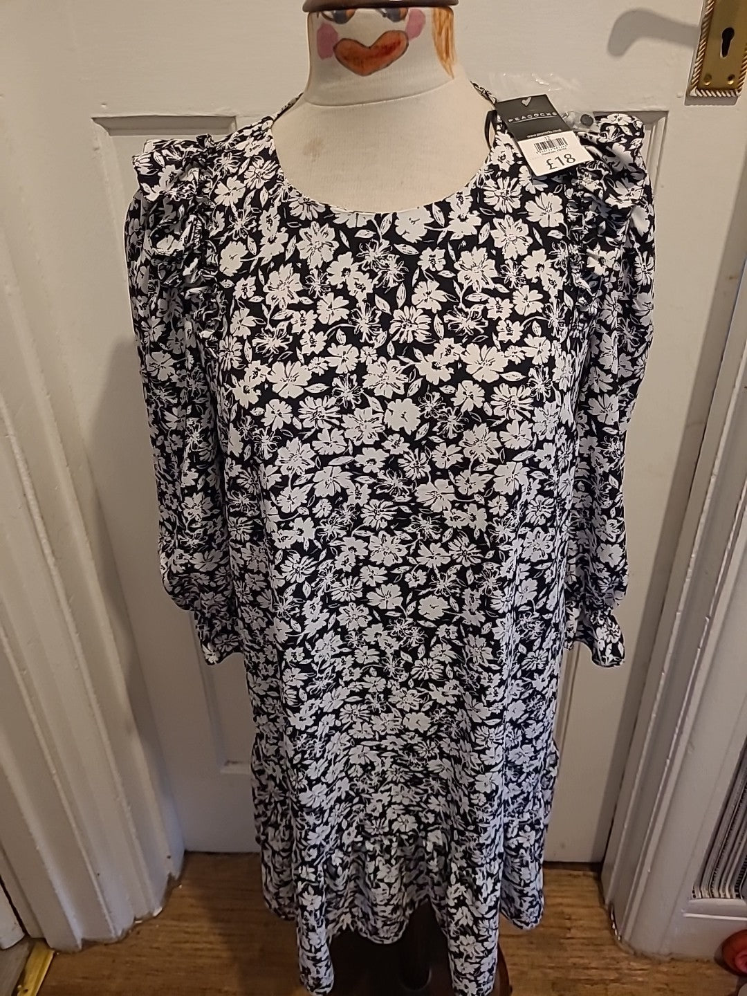 Brand New Ladies Peacocks Size 12 Black And White Floral Short Sleeved Dress