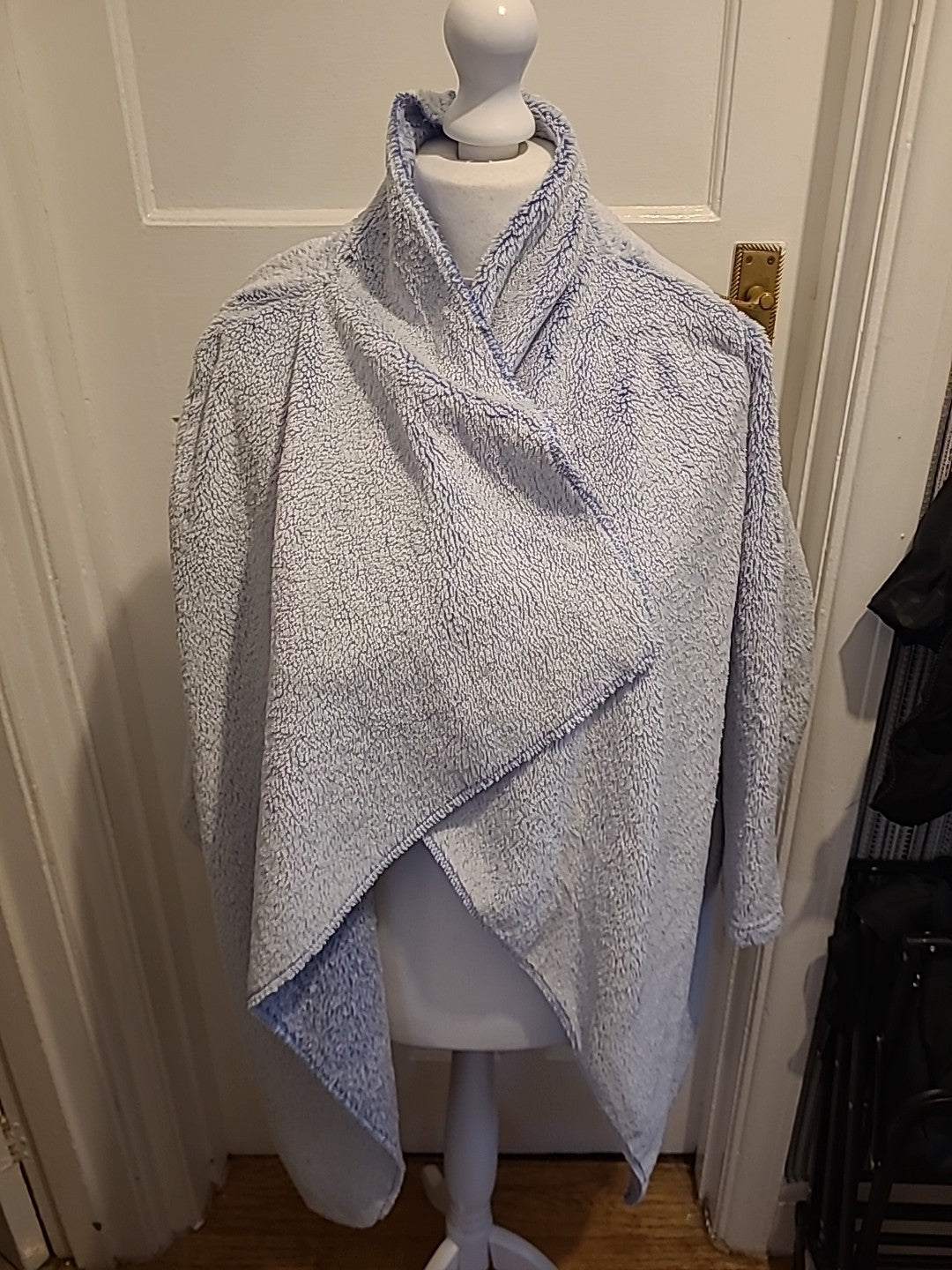 Ladies La Marquise Size M/L Purple Warm Cardigan
