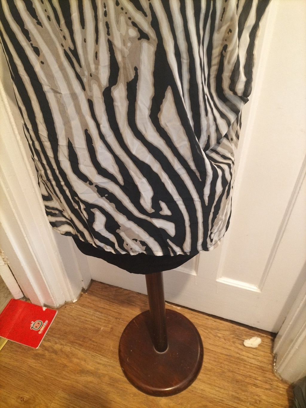 Ladies Ambria Size 16 Zebra Print Lined Short Sleeved Blouse