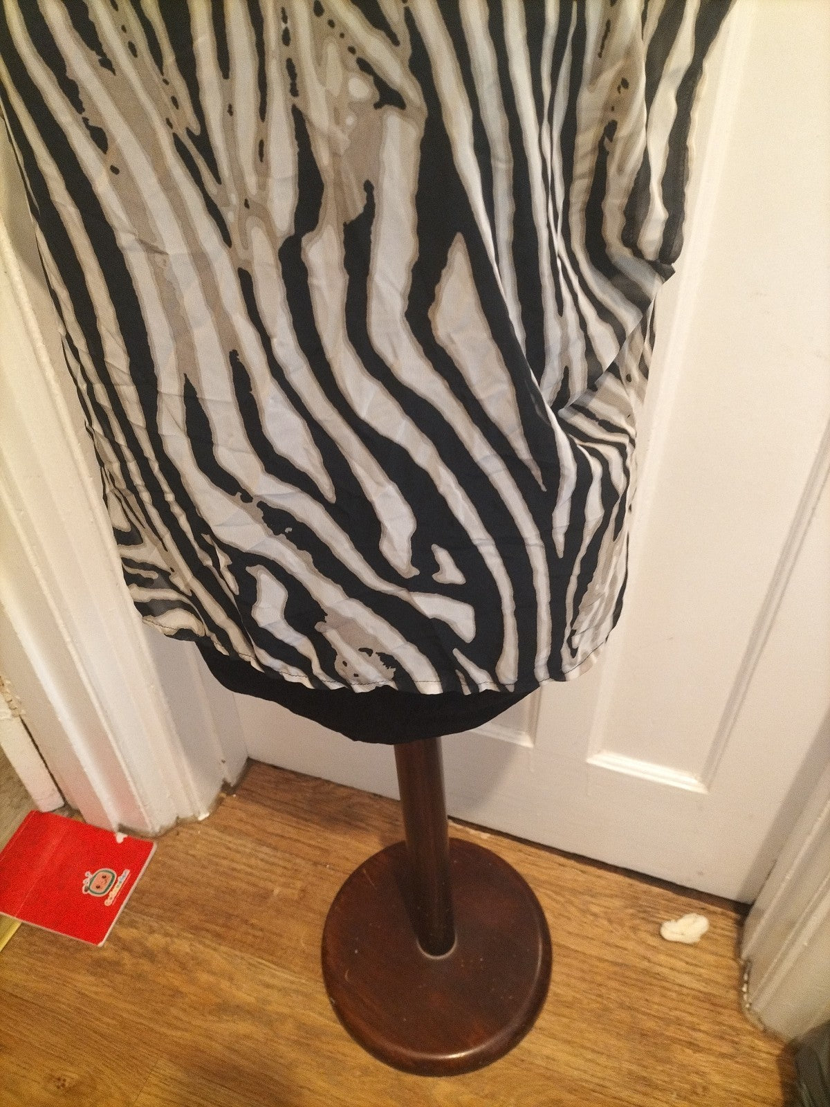 Ladies Ambria Size 16 Zebra Print Lined Short Sleeved Blouse
