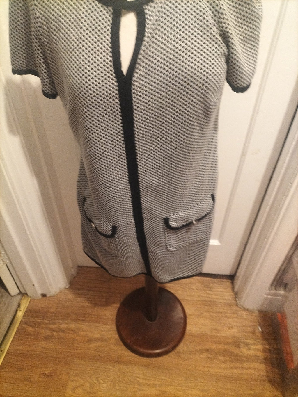 Ladies Billie&Blossom Size 14 Black/White Patterned Short Sleeved Dress