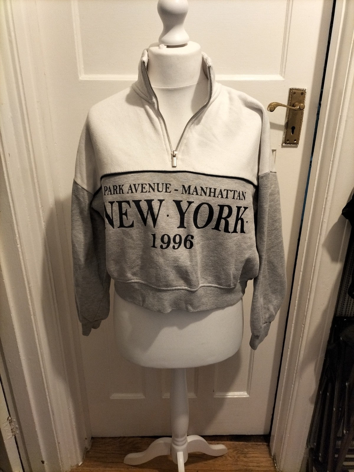 Ladies Primark Size 10-12 "Manhattan" Jumper