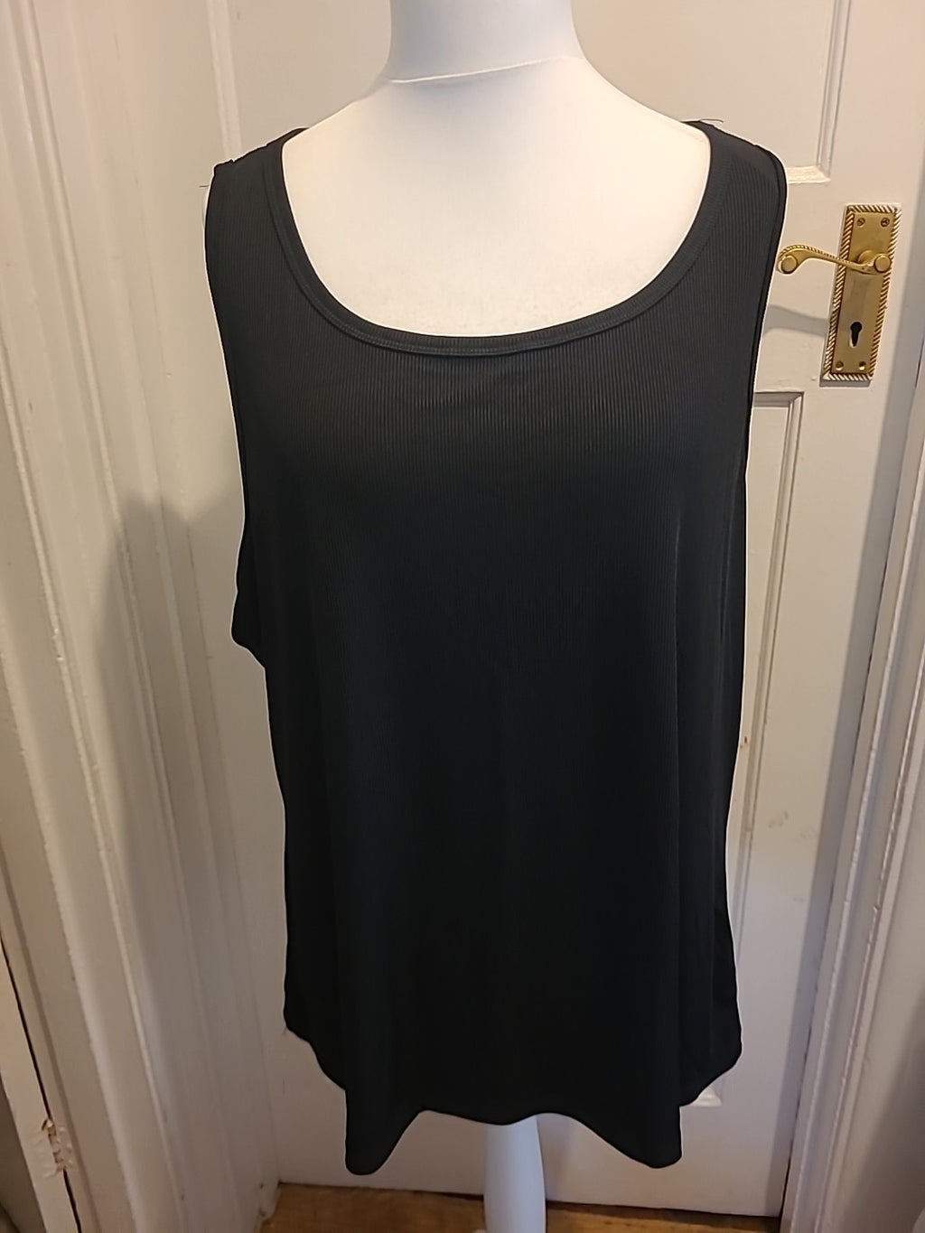 Ladies Size 7XL Black Scoop Sleeveless Top