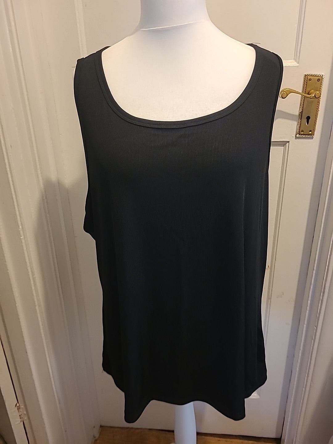 Ladies Size 7XL Black Scoop Sleeveless Top