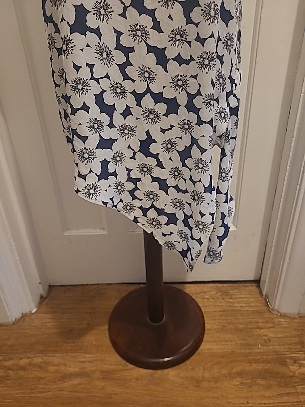 Ladies Tu Size 14 Blue White Floral Sleeveless Oversized Tshirt