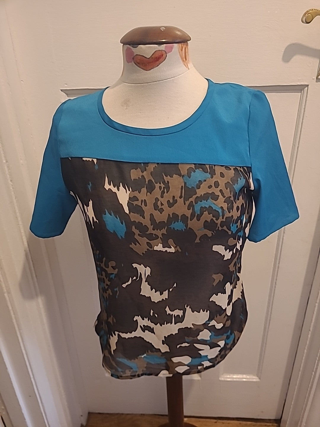 Ladies Yumi Size 12 Camoflage With Blue Short Sleeved Tee