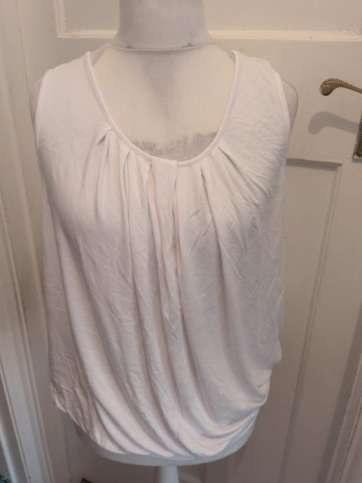 Everyday 20 White Scoop Sleeveless T-shirt
