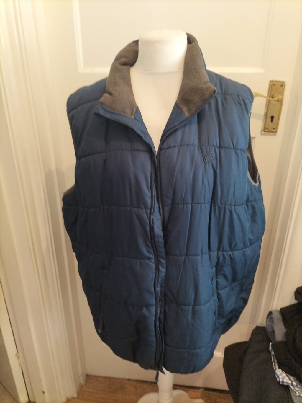 Mens Mountain Warehouse Size 2XL Navy Puffer Jacket