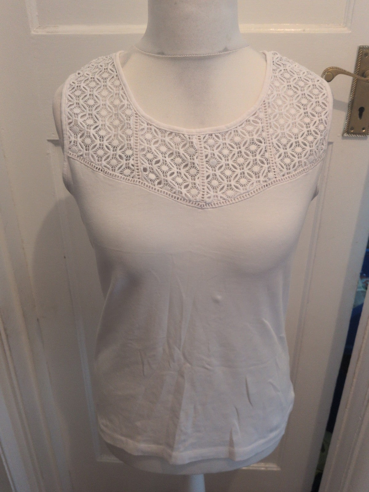 Ladies Sleeveless White Top TU Size 16 Free Delivery