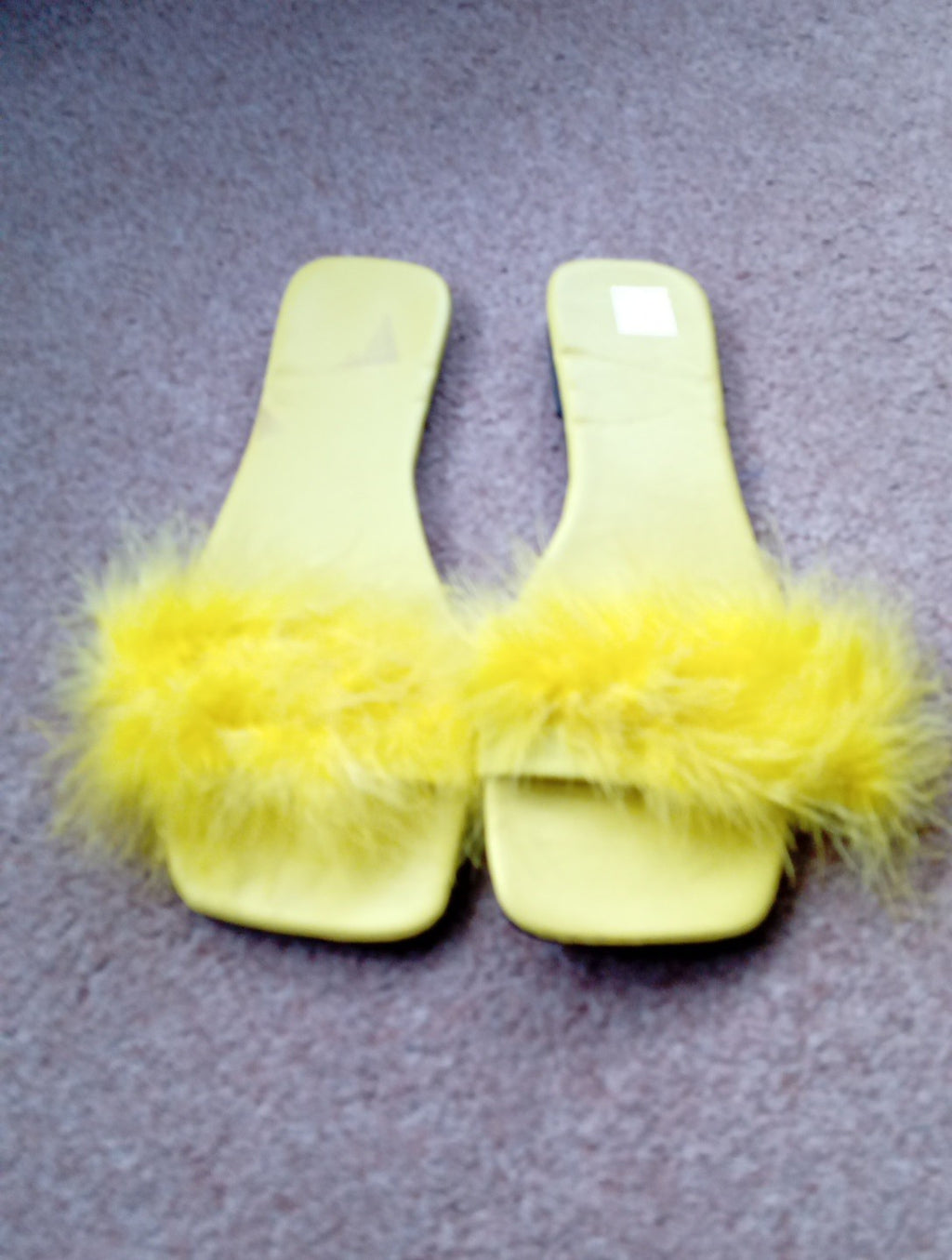Ladies Brand New Yellow Fluffy Mules Size 8(42)