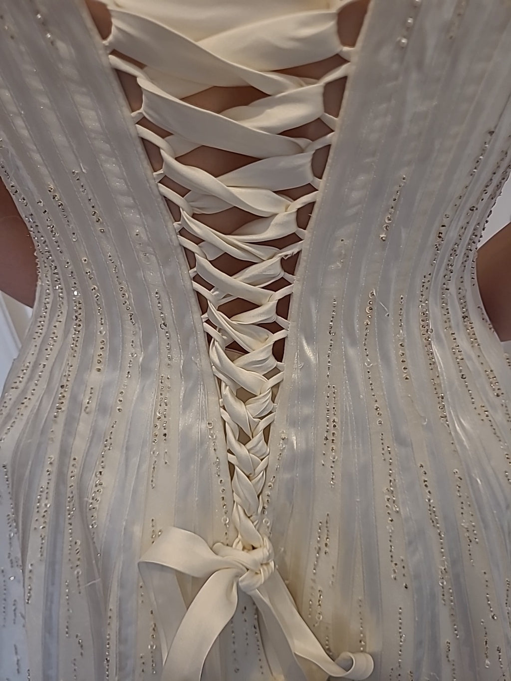 Ladies Wedding Gown Size 12 Benjamin Roberts Pale Ivory Beading/sequins