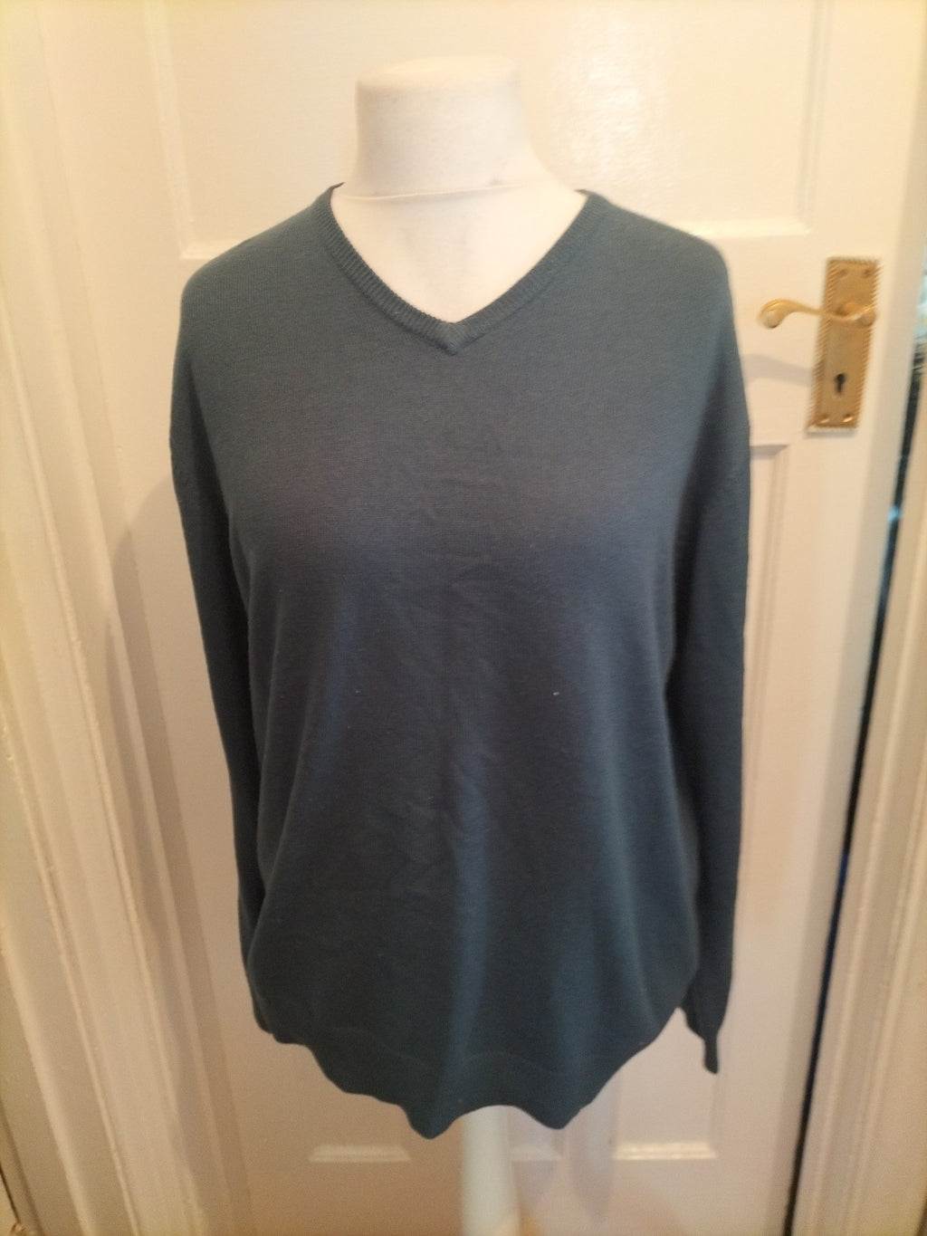 Mens West Rock Size Large Navy V Neck Jumper