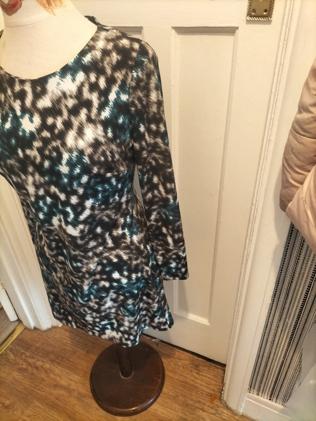 Ladies Planet Size XS Green/Brown/Beige Long Sleeved Dress
