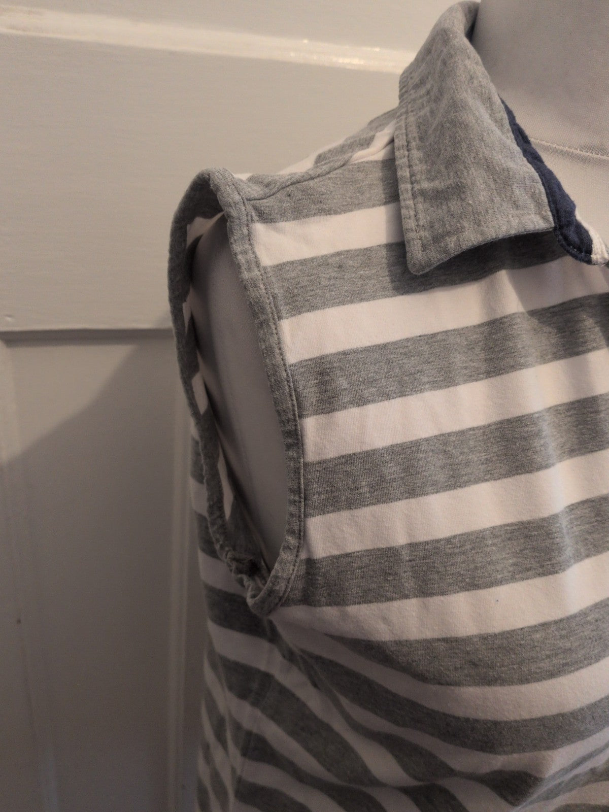Sweet Delicate XL Grey And White Stripe Collared Sleeveless Blouse