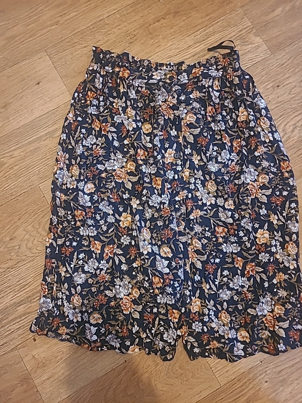 Ladies C&A Size 12 Black Floral Elasticated Skirt