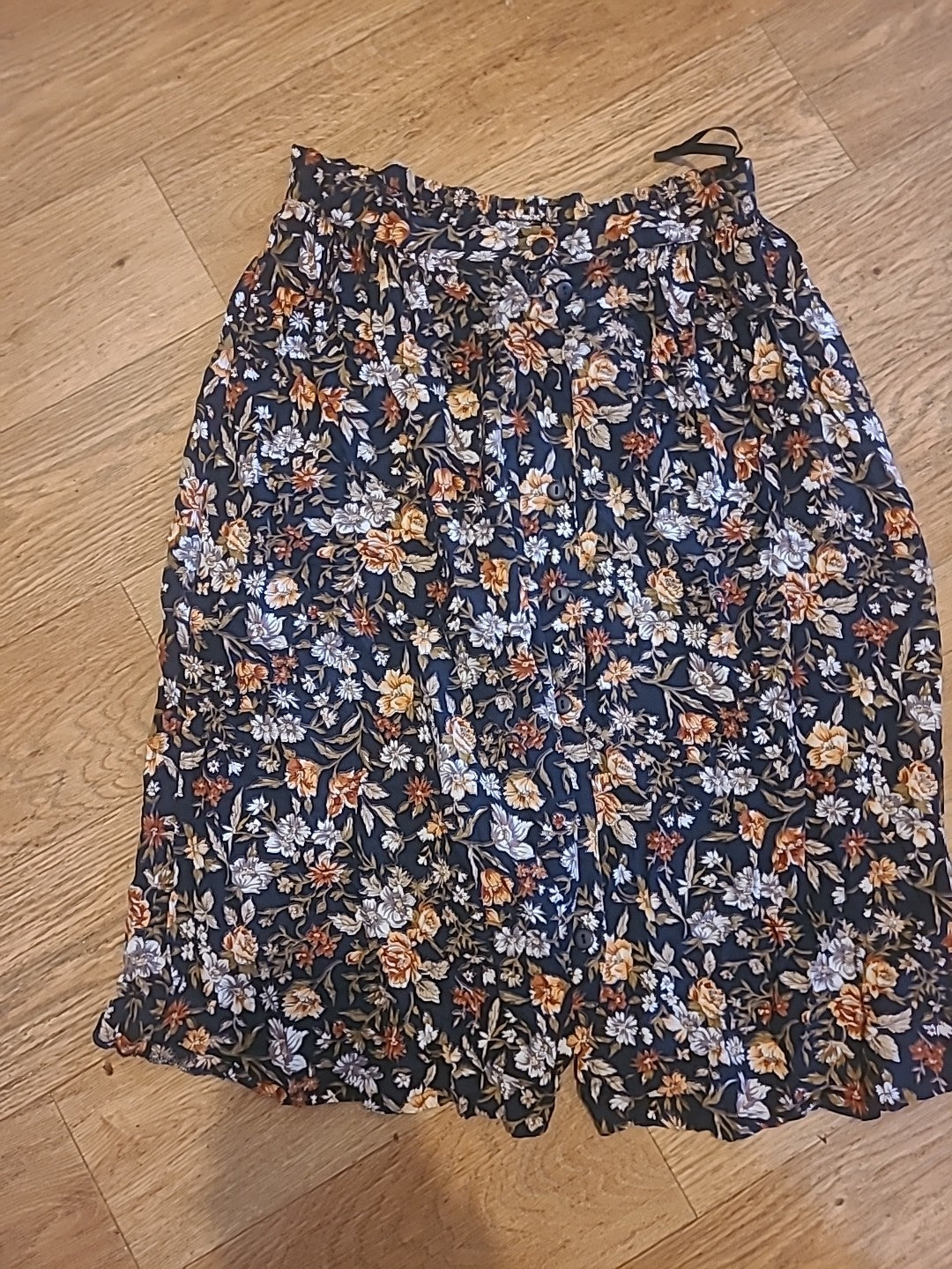 Ladies C&A Size 12 Black Floral Elasticated Skirt
