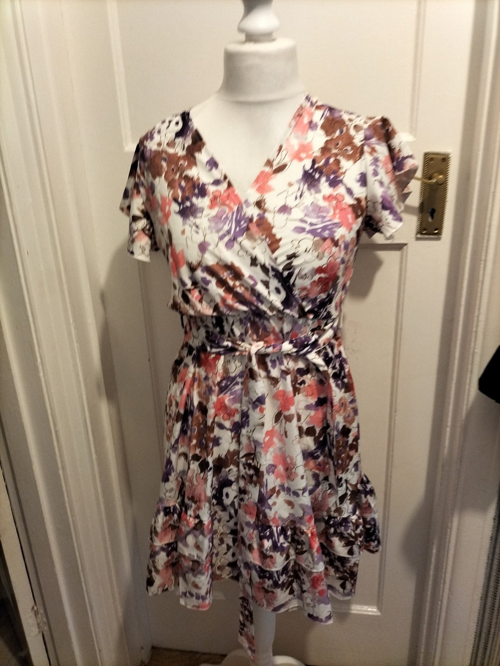 Ladies Size Small Multicoloured Floral V Neck Dress With Belt