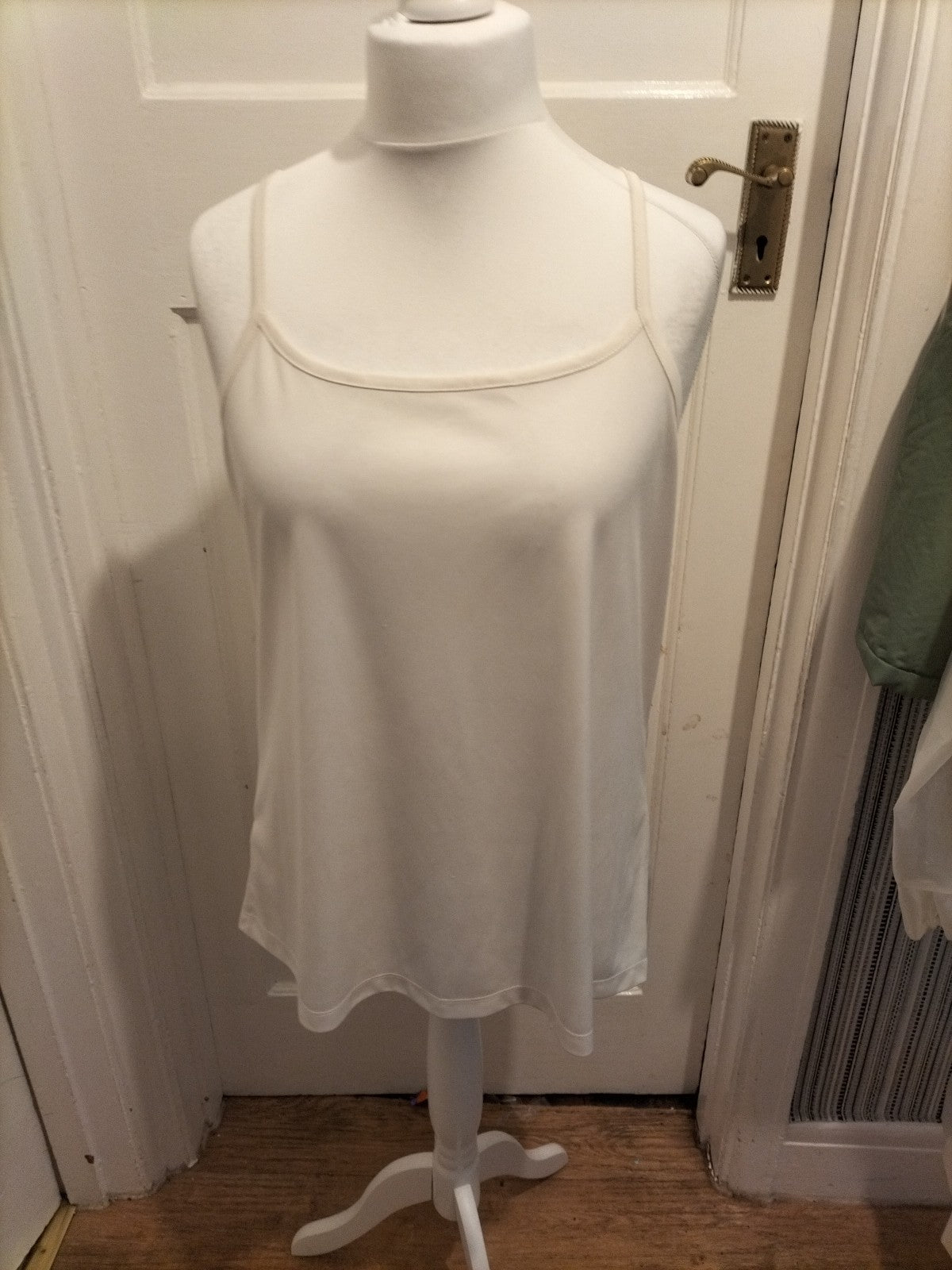 Ladies George Size 20 White Sleeveless Blouse