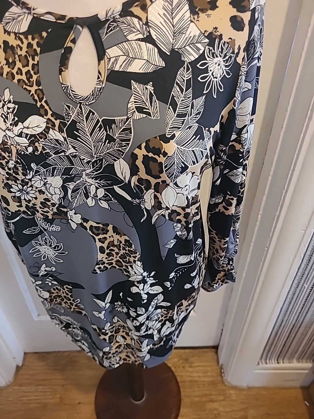 Ladies Klass Size Small Multi Floral Long Sleeved Tshirt