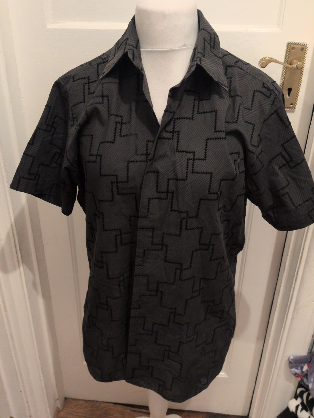 Burton Large Charcoal And Black Short Sleeve Shirt