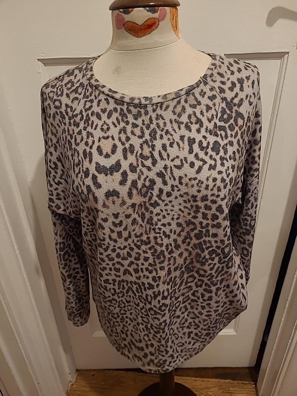 Ladies Peacocks Size 10 Leopard Print Long Sleeve Blouse