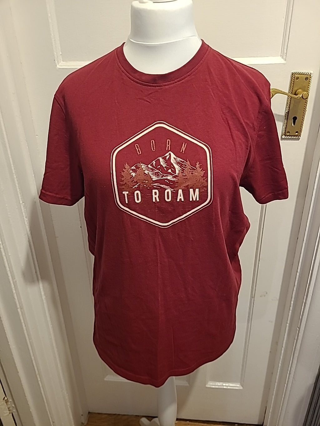 Mens Mountain Warehouse Size M Deep Red Printed Short Sleeved Tshirt