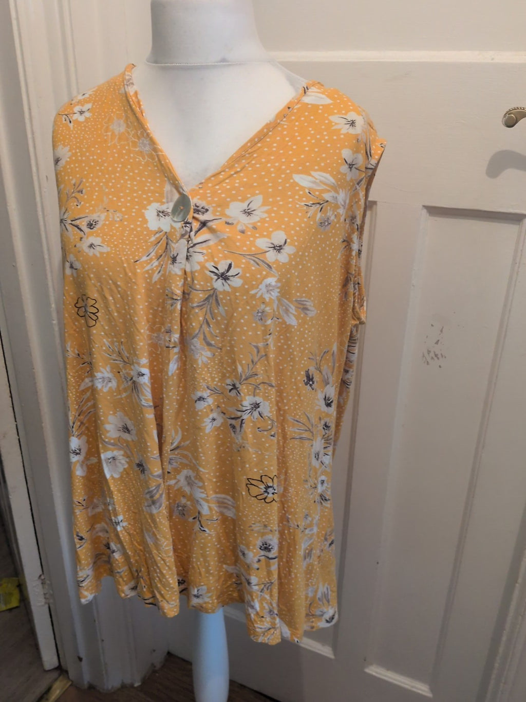 Bonmarche 20 Yellow Floral Sleeveless Blouse