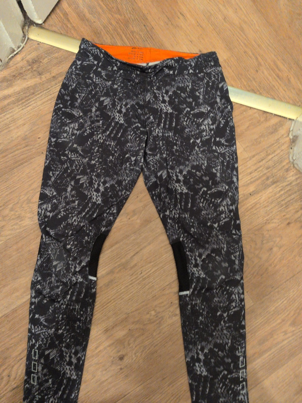 Ladies Crivit Size Medium Black And Grey Leggings