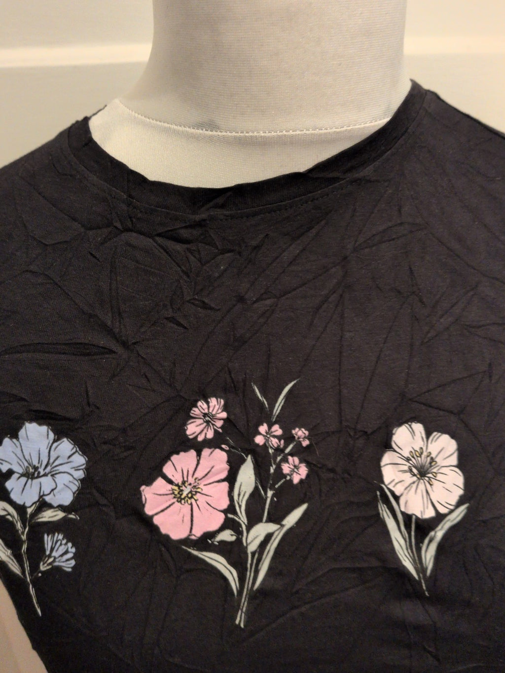 New Look 8 Black With Flowers Short Sleeve T-shirt