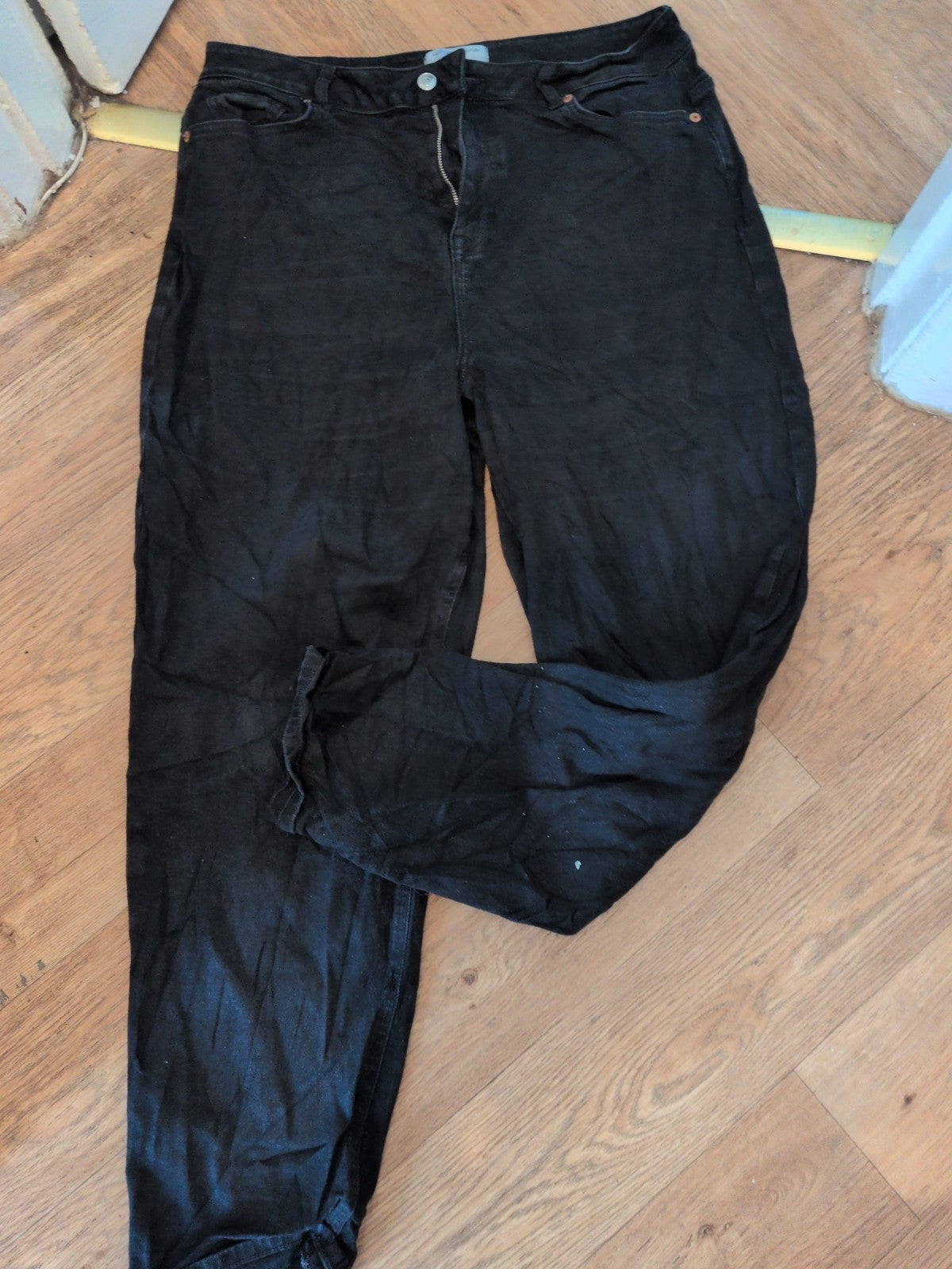 New Look Curves 20 "Tori" Slim Fit Comfort Stretch Ankle Grazer Black Mom Jeans