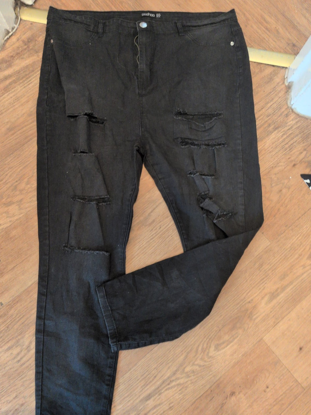 Boohoo 22 Black Ripped Jeans