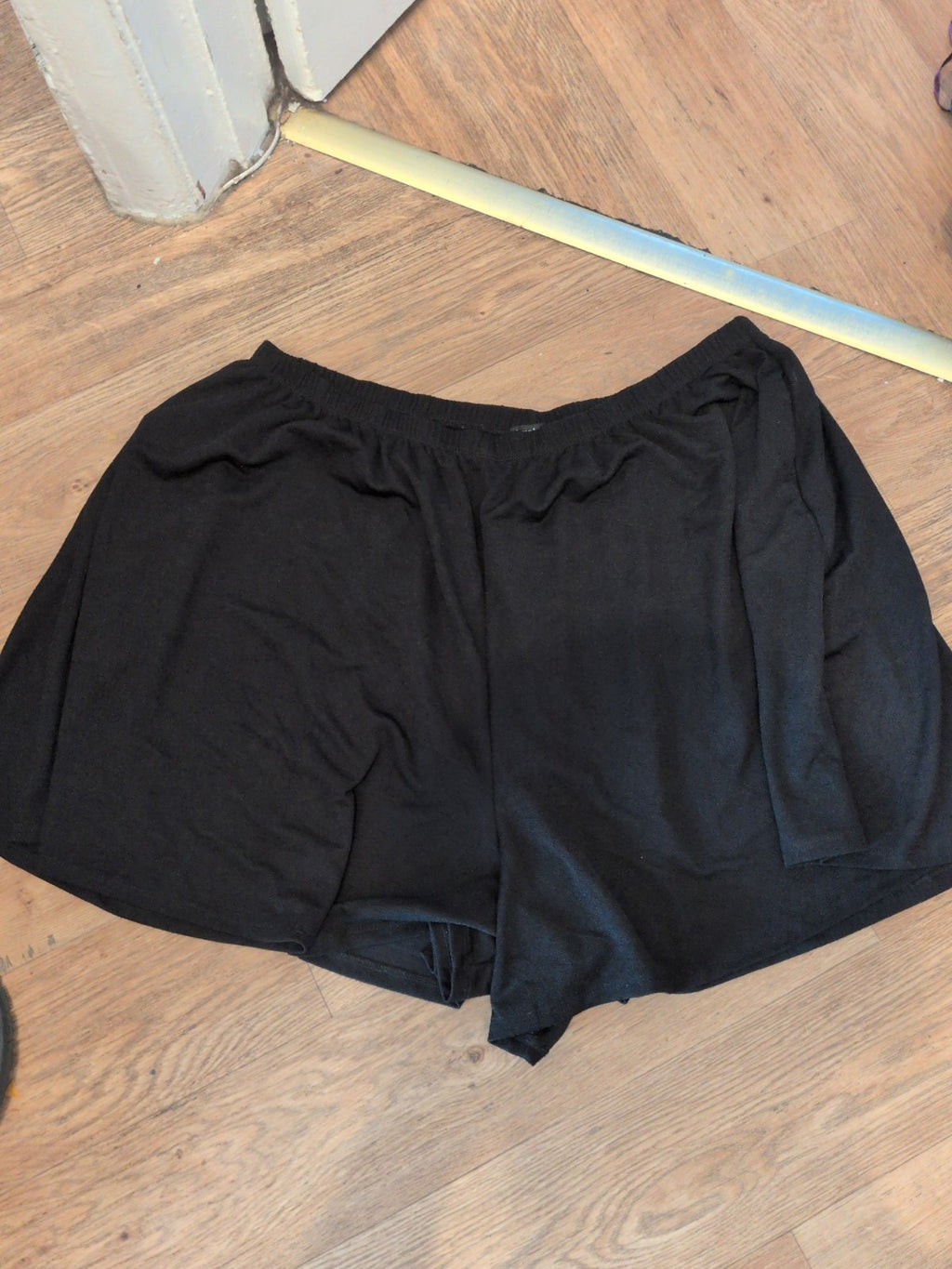 Boohoo 22 Black Elasticated Shorts