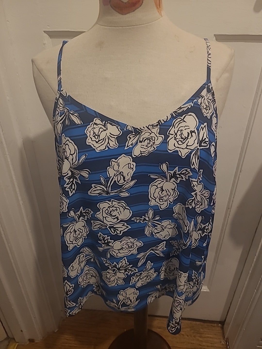 Ladies Primark Size 16 Blue/White/Black Floral Top