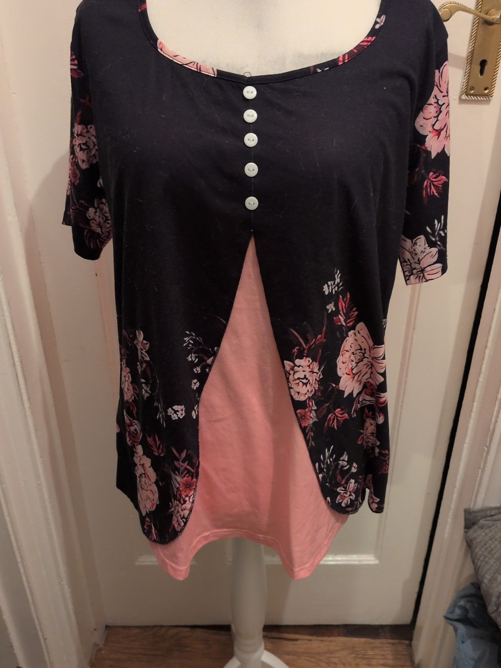 XL Pink Tone And Black Short Sleeve Blousr