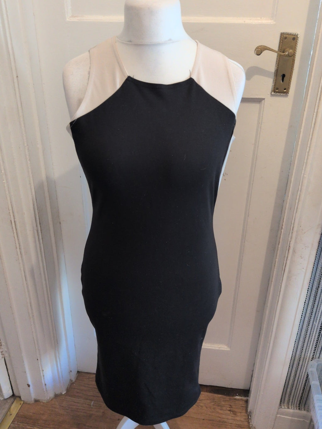 Ladies Miusol Size Large Black And White Sleeveless Midi Dress