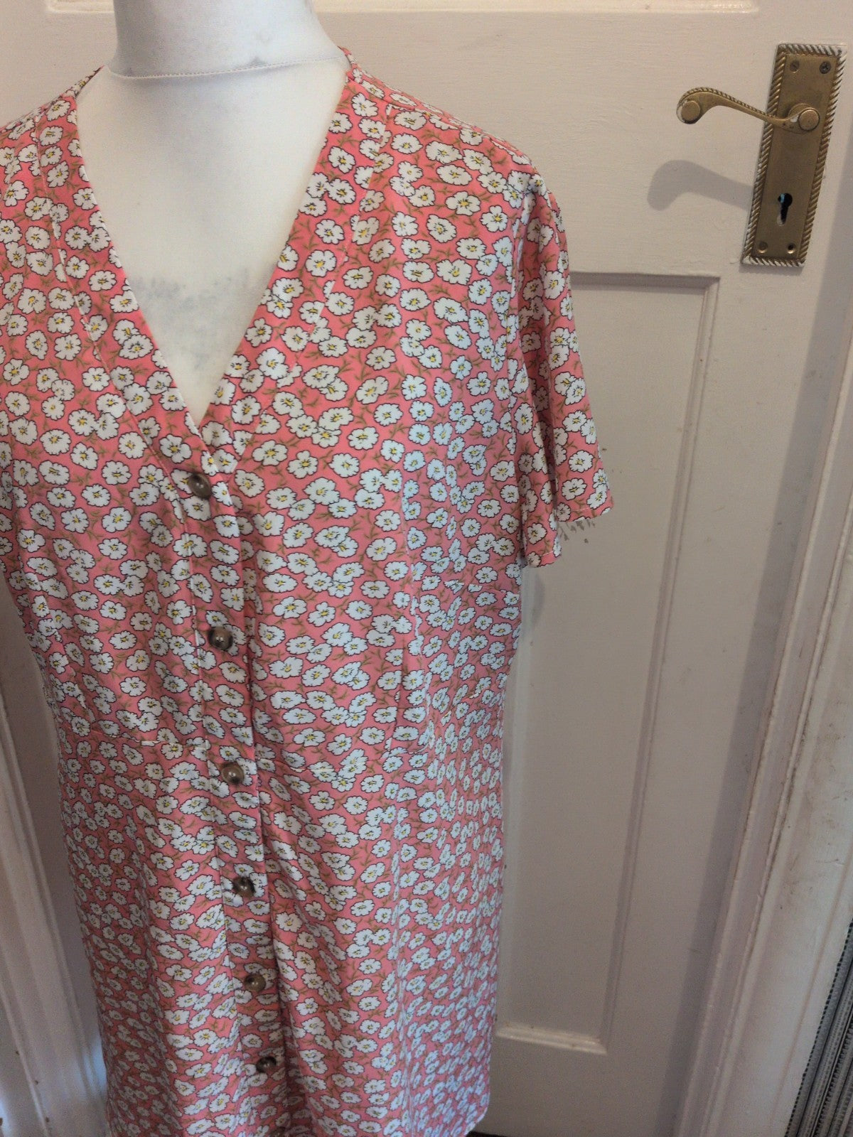 Ladies Shein 2XL Pink And White Flower Short Sleeve Buttoned Dress