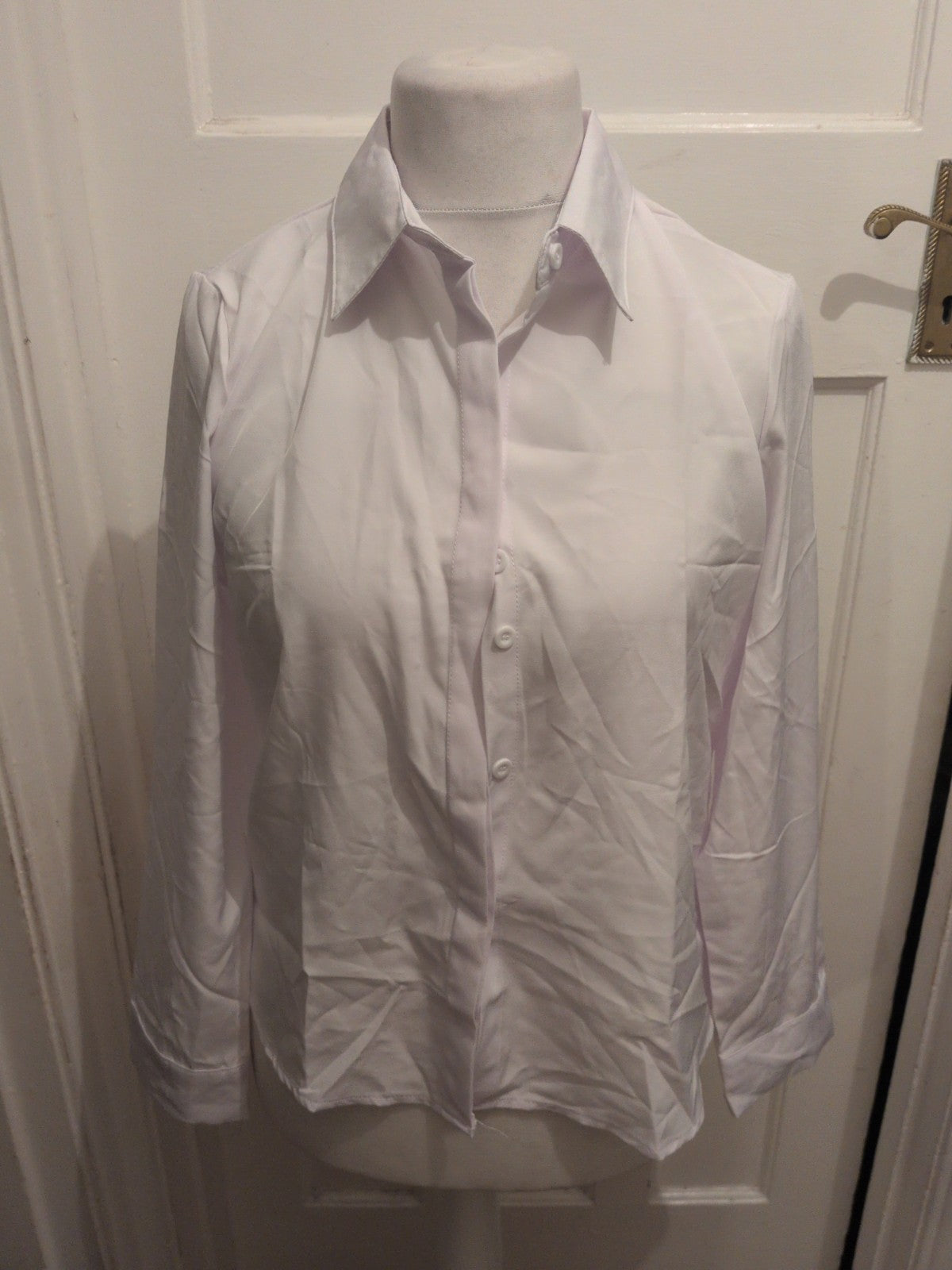 Ladies Size Large White Long Sleeve Buttoned Blouse