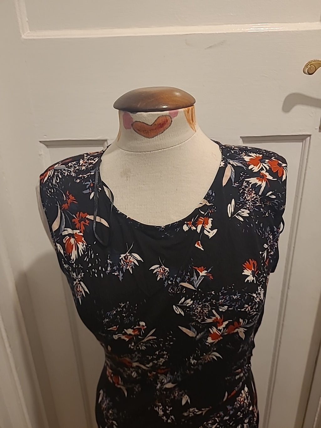 Ladies F&F Size 14 Black White Red Sleeveless Padded Dress
