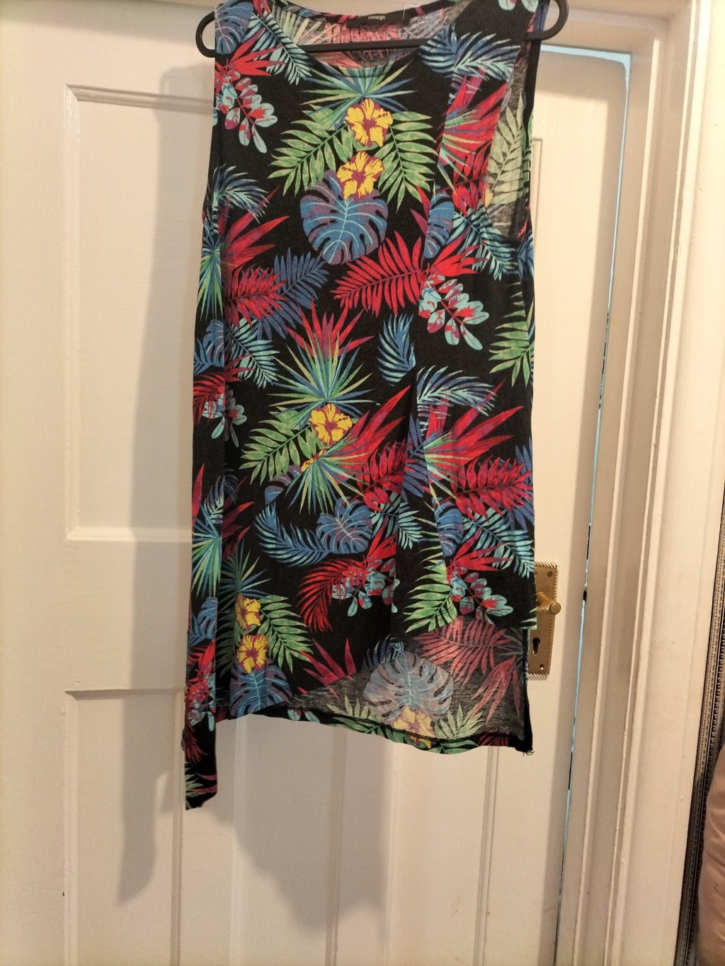 Ladies George Size 8 Multi Floral Aysmetric Hem Sleeveless Tshirt