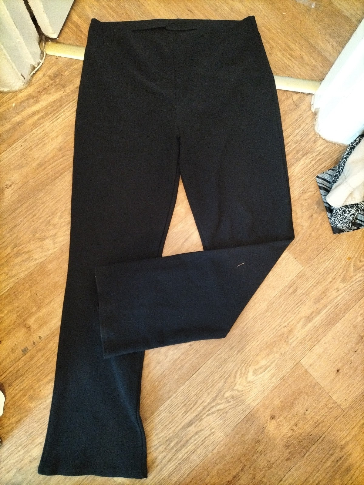 Ladies Size 18 Long Leg Black Pull Up Trousers