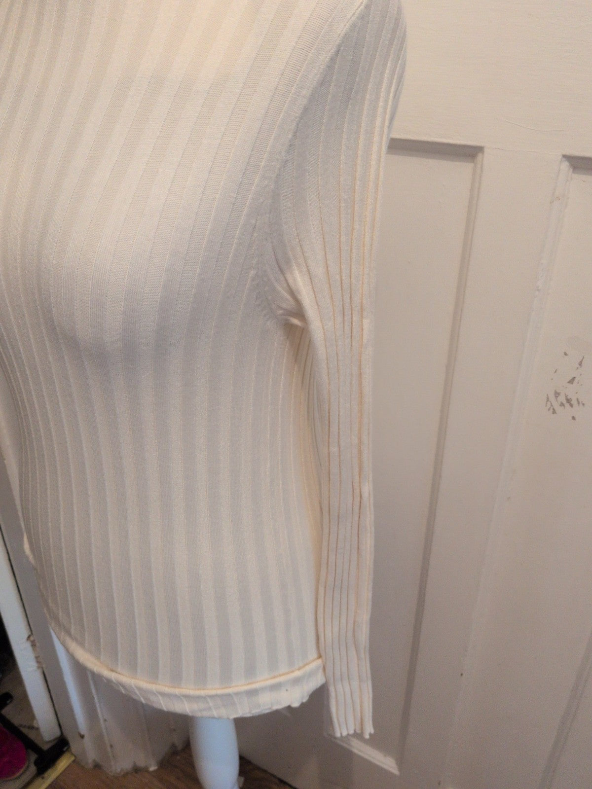 M/L White Ribbed Roll Neck Long Sleeve Jumper