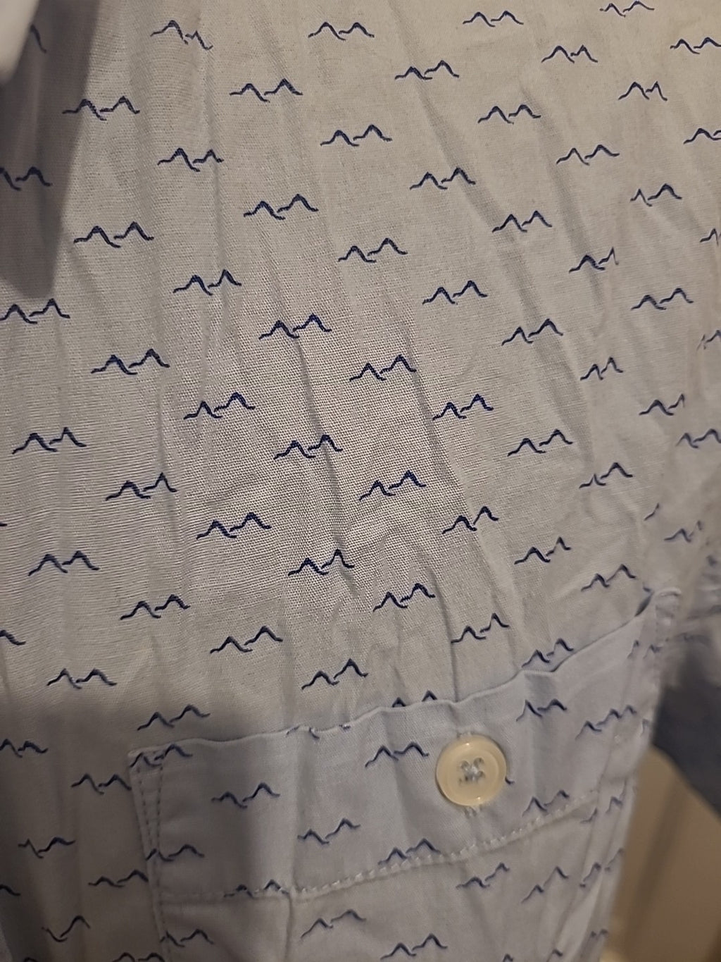 Mens Report Collection Size Medium Blue/Navy Bird Design Short Sleeved Shirt