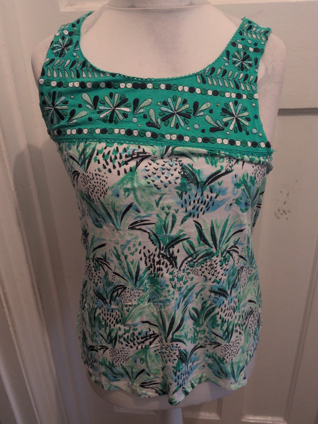Mantaray 12 Navy Green And White Sleeveless Top