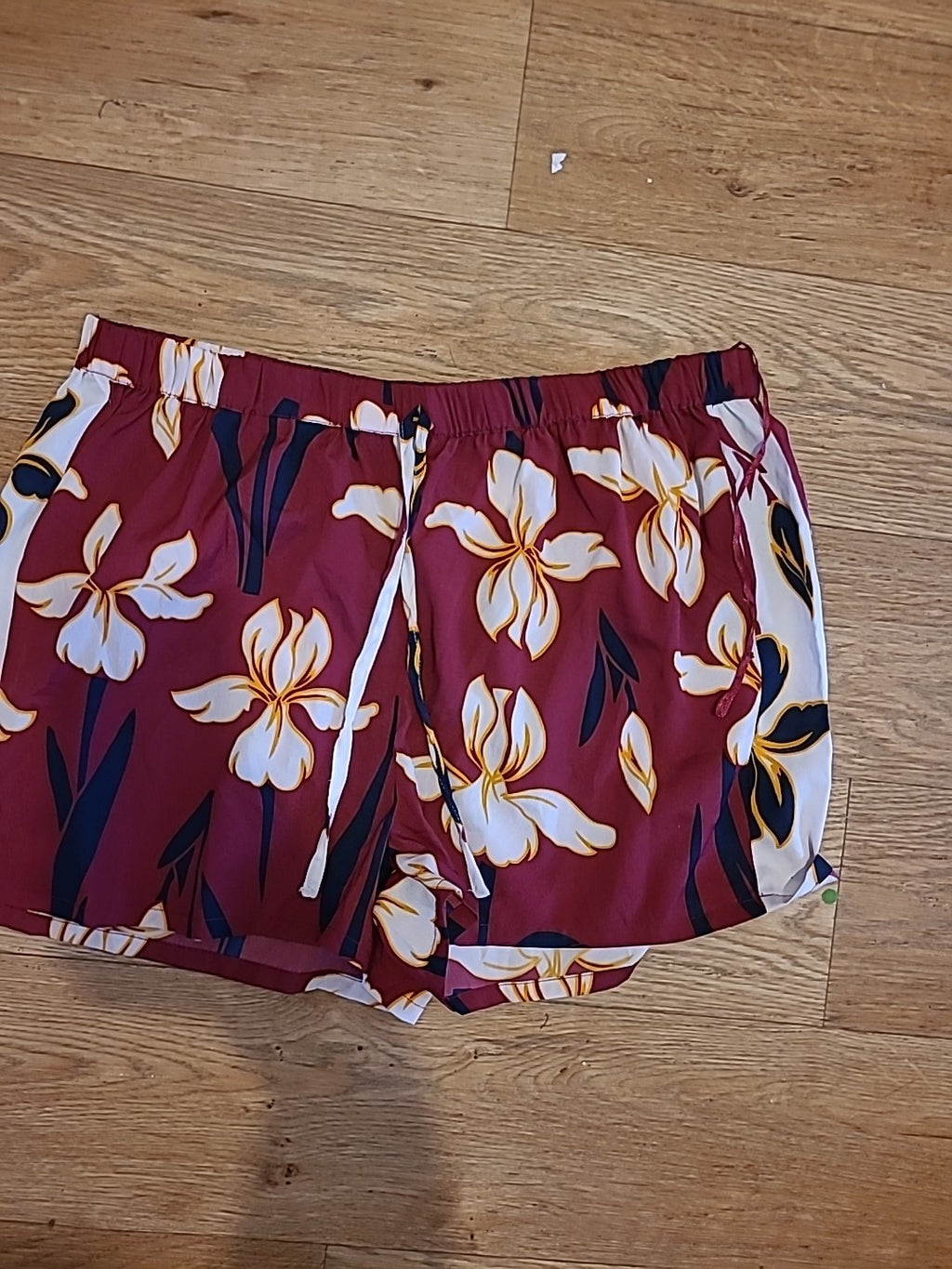 Ladies Pep&Co Size 8-10 Burgundy Floral Elasticated Hot Pants