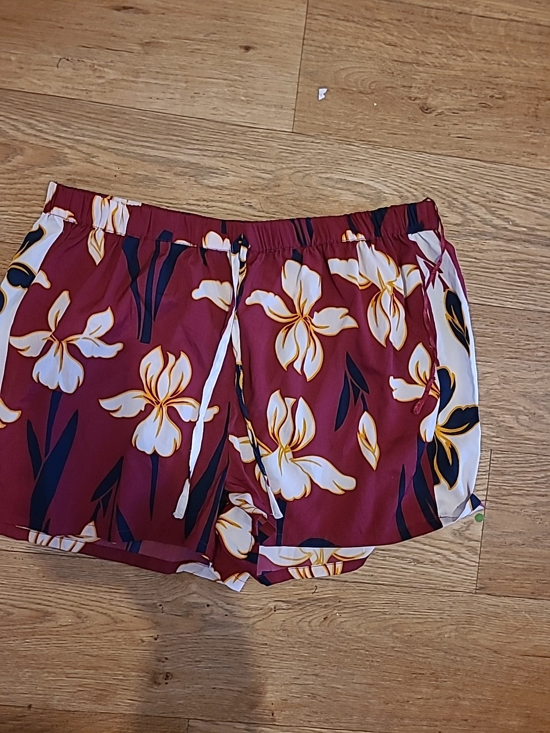 Ladies Pep&Co Size 8-10 Burgundy Floral Elasticated Hot Pants