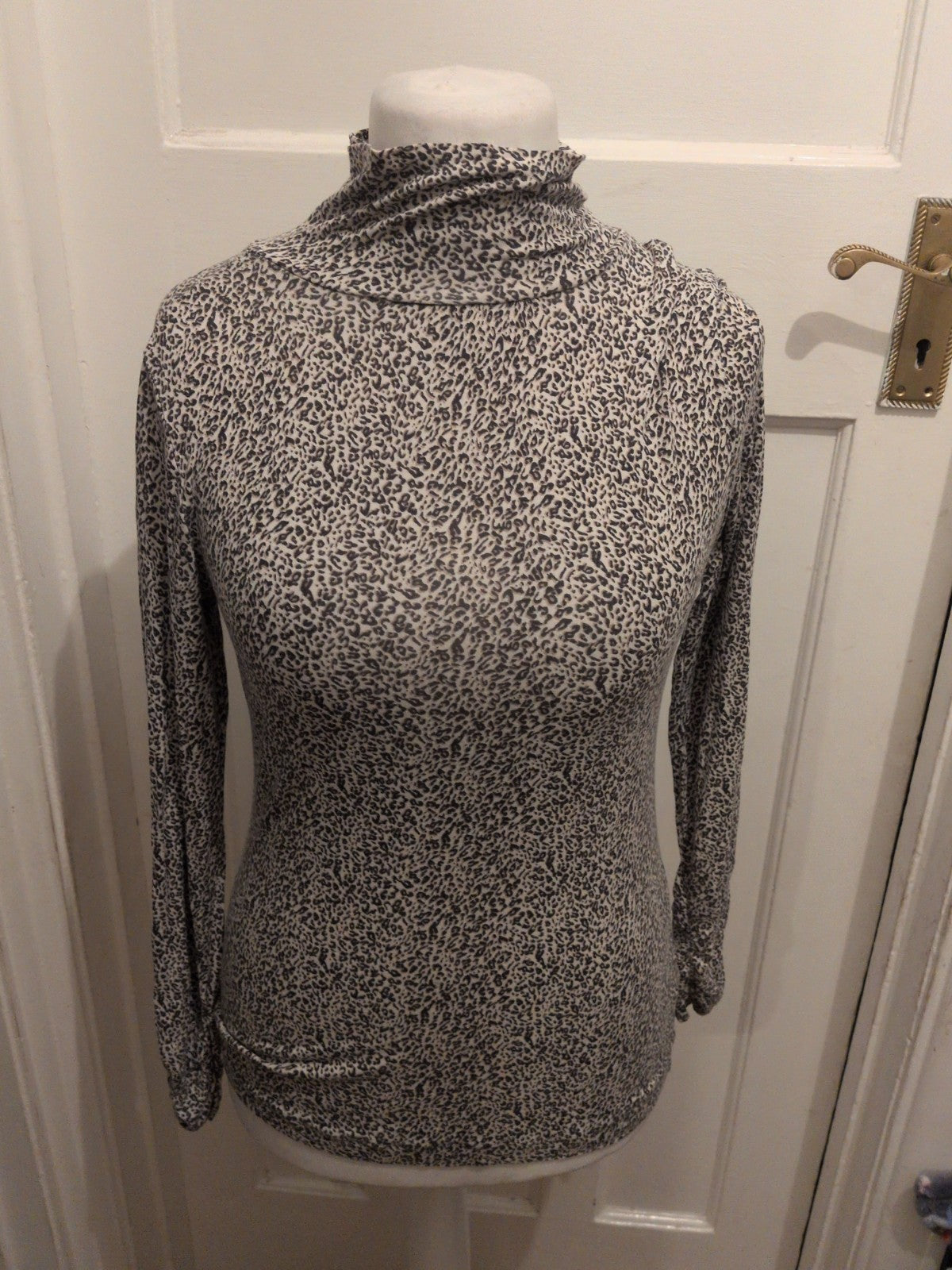 Marks And Spencer 10 Leopard Print Long Sleeve Top